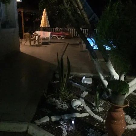 Sun Bungalow Villa *